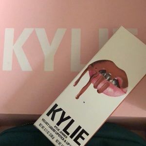 Kylie Lip Kit in Harmony (Velvet)